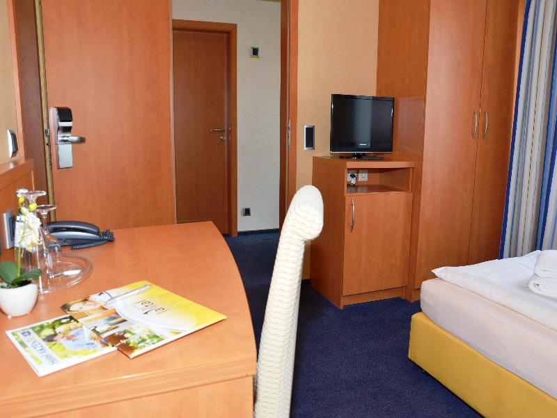Lavital Sport- & Wellness Hotel Wesendorf Buitenkant foto
